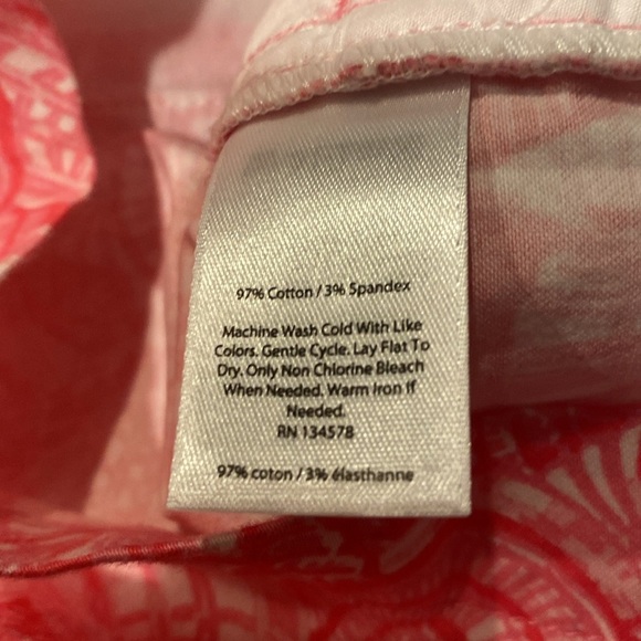 0 Vineyard Vines pink and white shorts - Picture 4 of 4